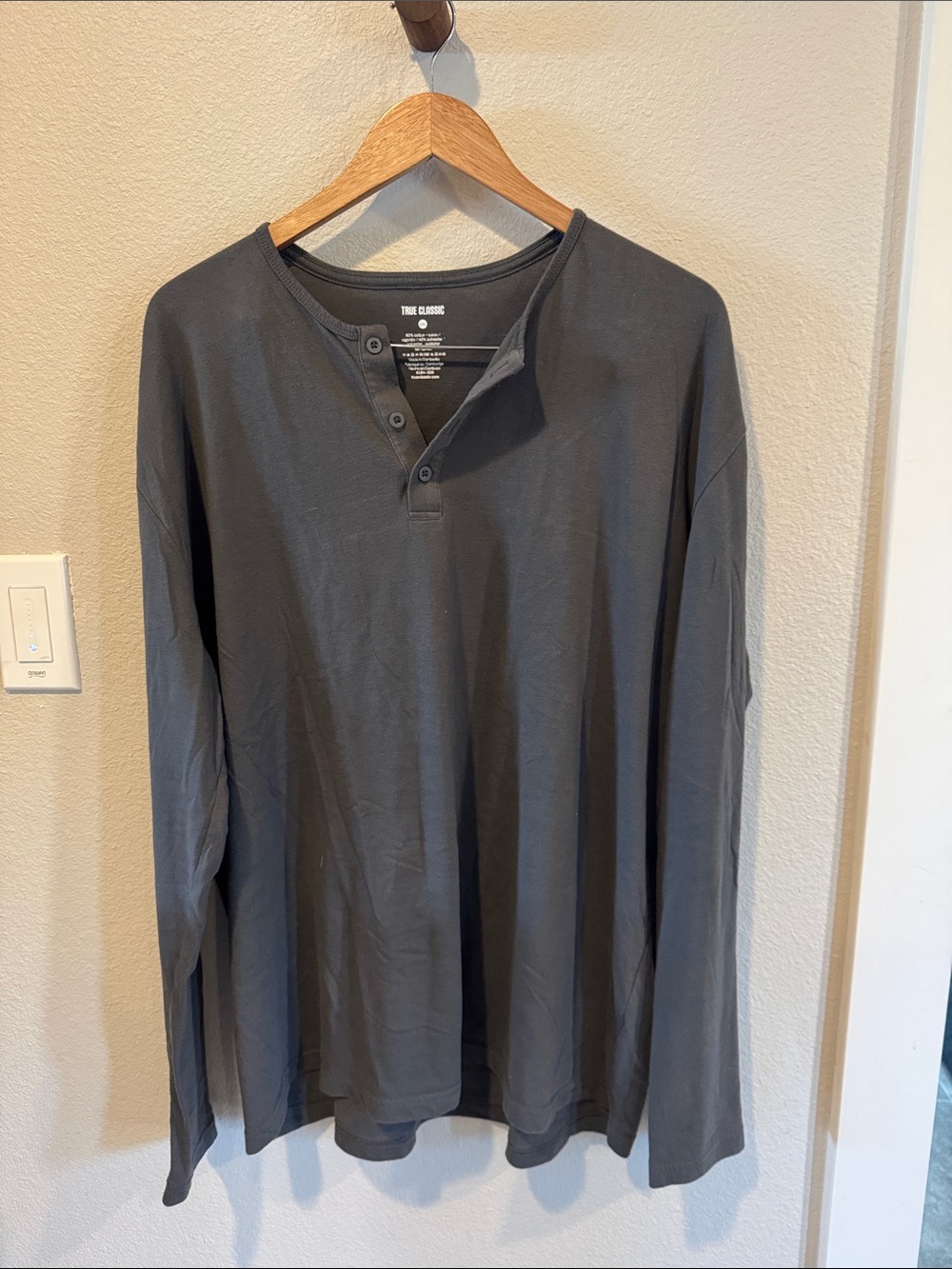 Long-Sleeve Henley Shirt - Charcoal Gray